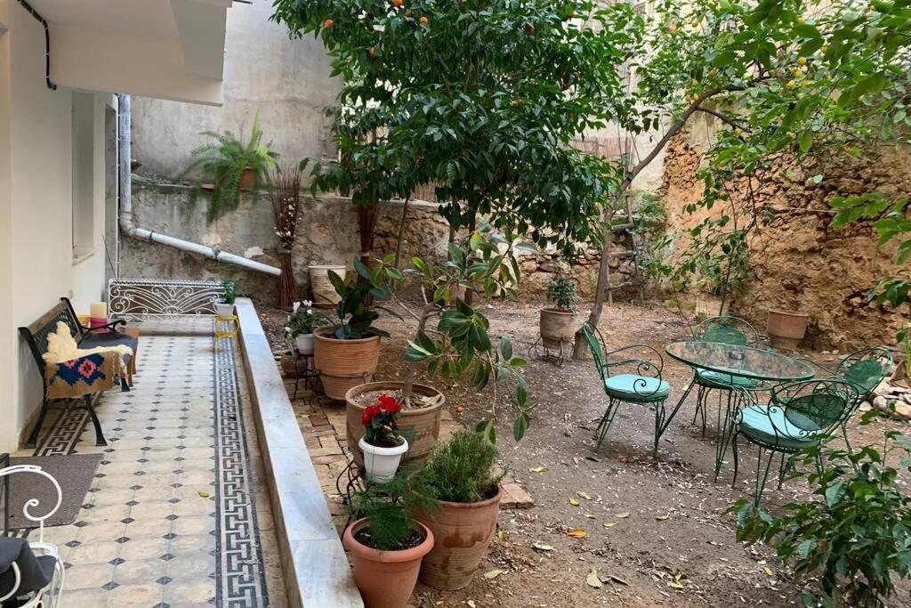 Quiet And Central Flat With Private Backyard Garden Athens Exterior photo